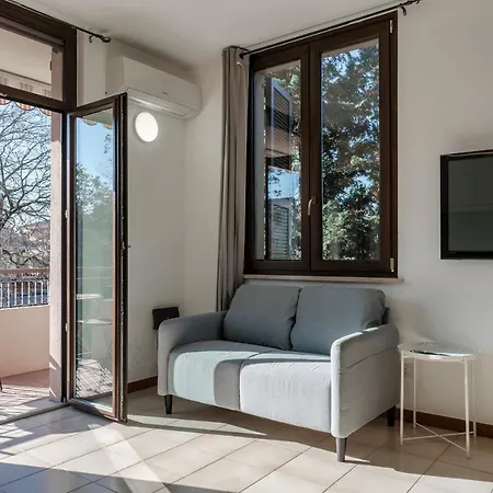 Casa Lugana 8 - Monolocale Con Piscina Fronte